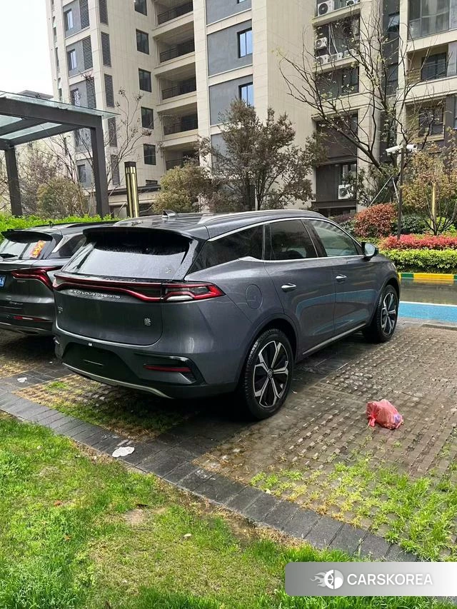 BYD Tang Yi 2026 Темно-серый из Китая, фото 2