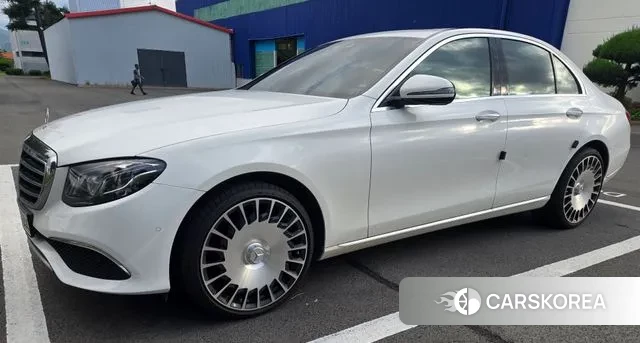 Mercedes-Benz E-Class W213 2018 Белый из Кореи, фото 2