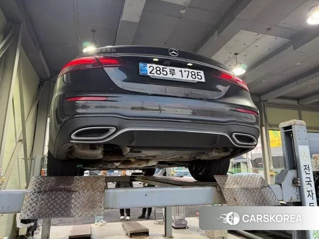 Mercedes-Benz E-Class W213 2021 Черный из Кореи, фото 2