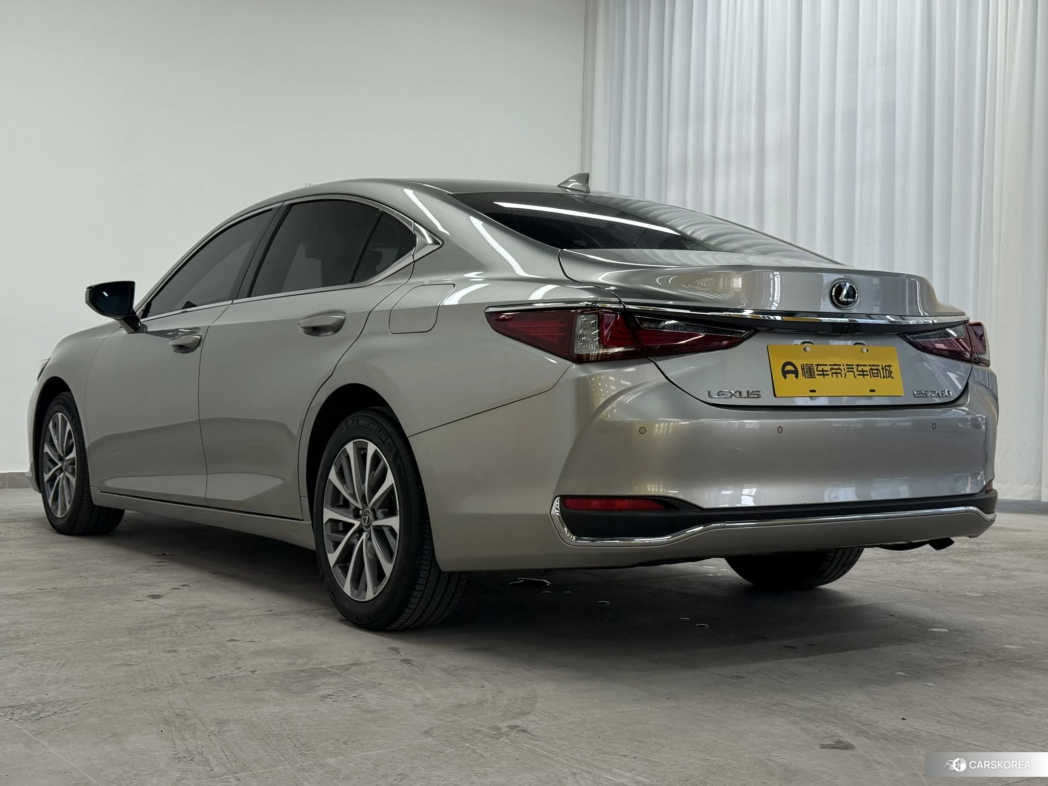 Lexus ES id 4512886 из Китая 12