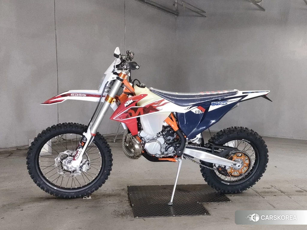 Проданный KTM 250EXC SIXDAYS TPI 2023 из Японии, фото 2