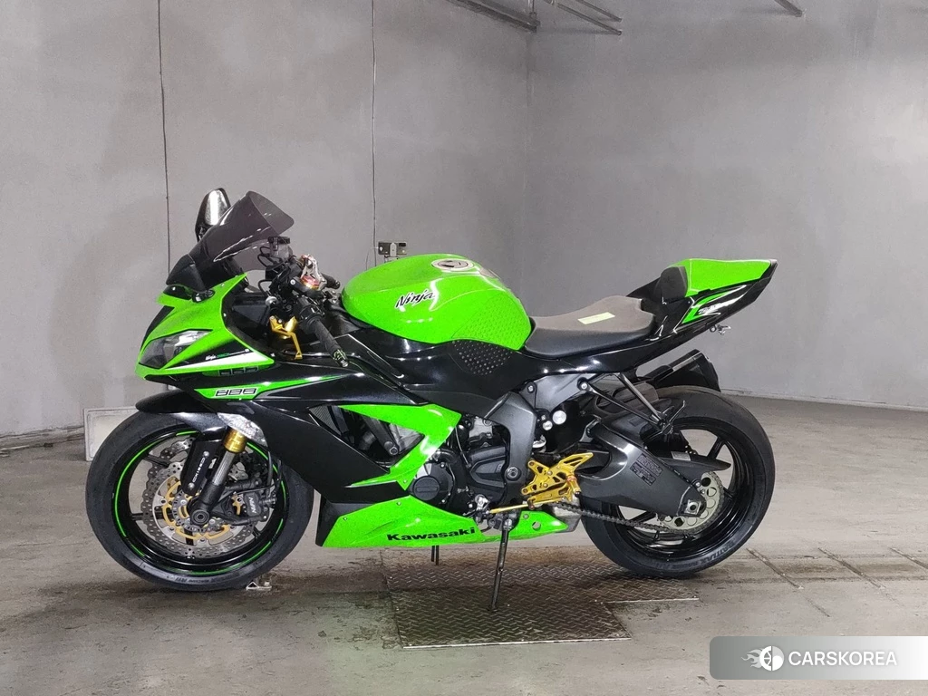 Проданный Kawasaki ZX-6R NINJA 2013 из Японии