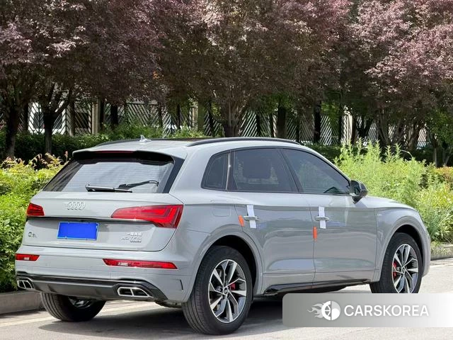 Audi Q5L 2024 Темно-серый из Китая, фото 2
