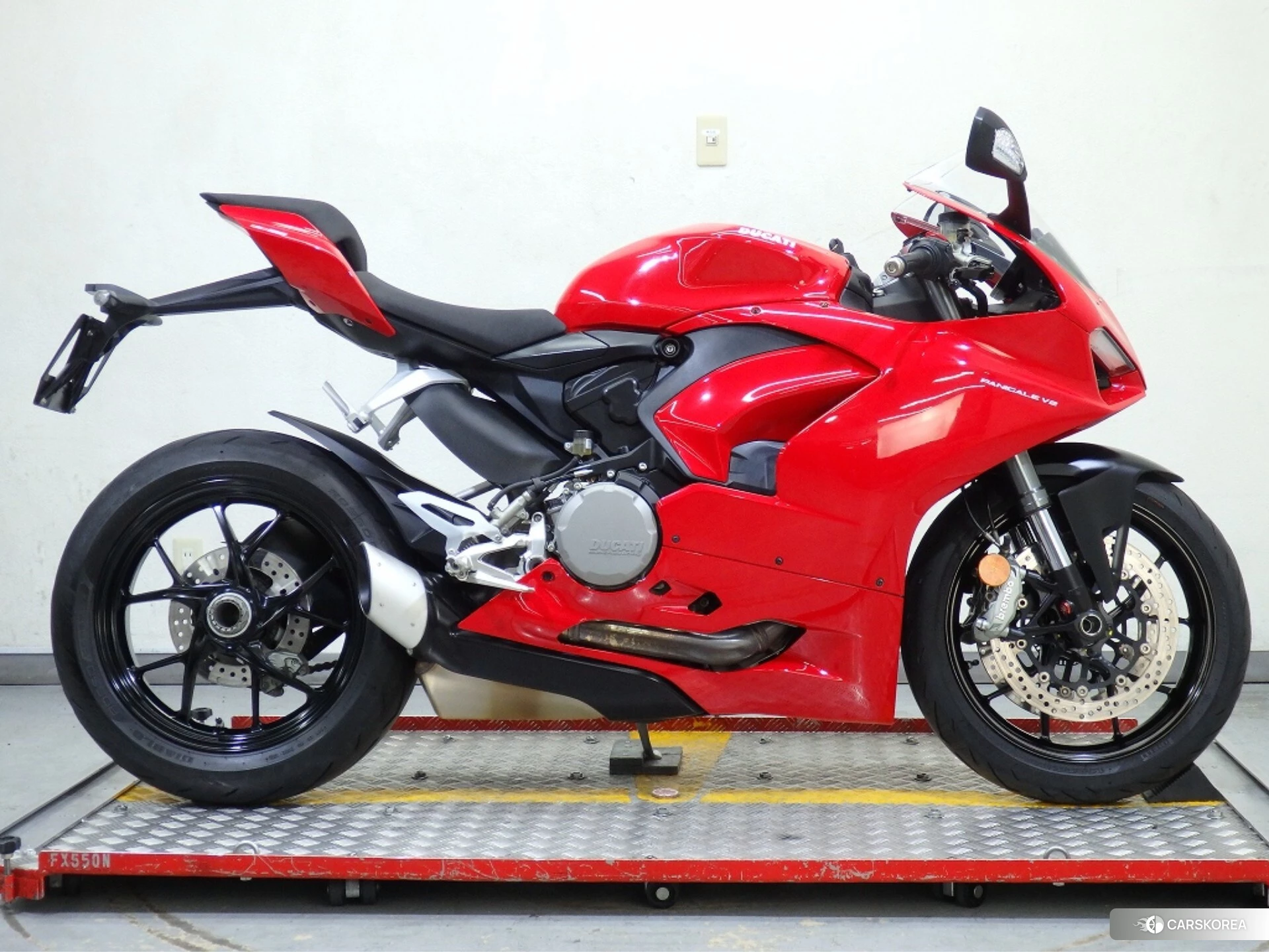 Ducati PANIGALE V2 id 3952001 из Японии 12
