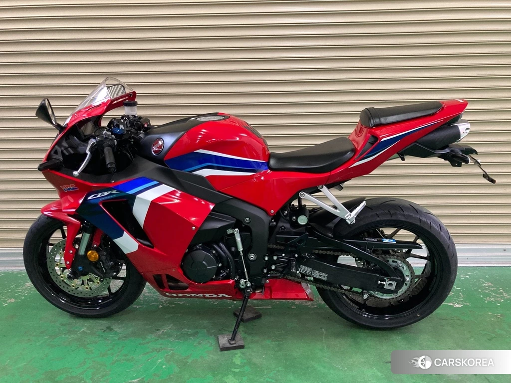 Проданный Honda CBR600RR ABS 2021 из Японии, фото 2