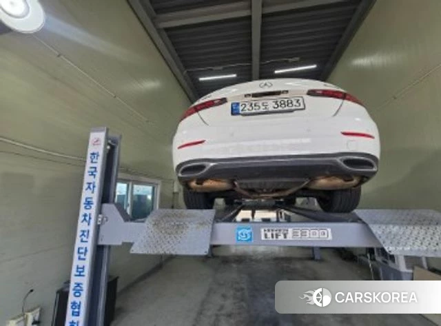 Mercedes-Benz C-Class W206 2023 Белый из Кореи, фото 2