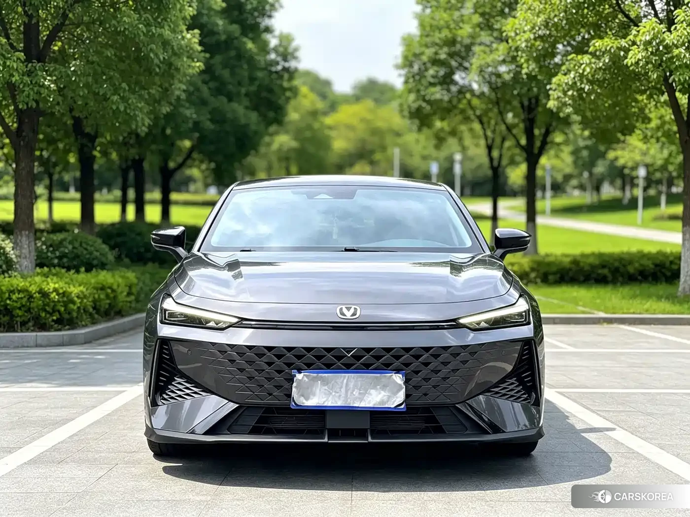 Chang'an UNI-V 2024 Silver/gray из Китая, фото 2