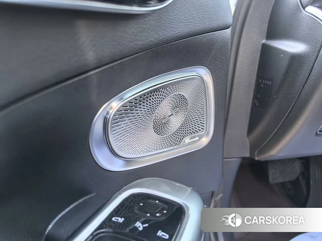 Mercedes-Benz Class C 2023 Белый из Китая, фото 2
