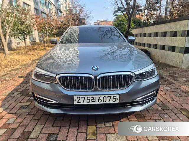 BMW 5 Series (G30) 2020 Серебристо-серый из Кореи, фото 2