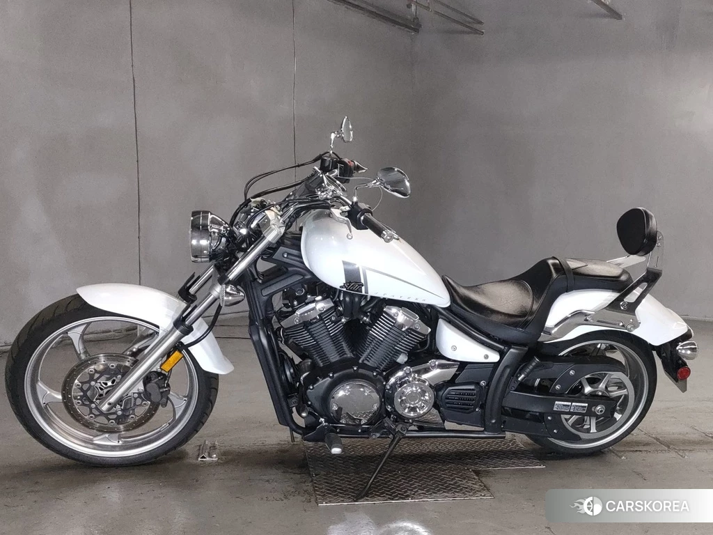Проданный Yamaha XVS 1300 CA STRYKER 2013 из Японии, фото 2
