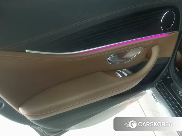 Mercedes-Benz E-class id 4218667 из Китая 12