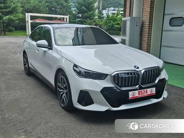 BMW 5 Series (G60) id 4599863 из Кореи 12