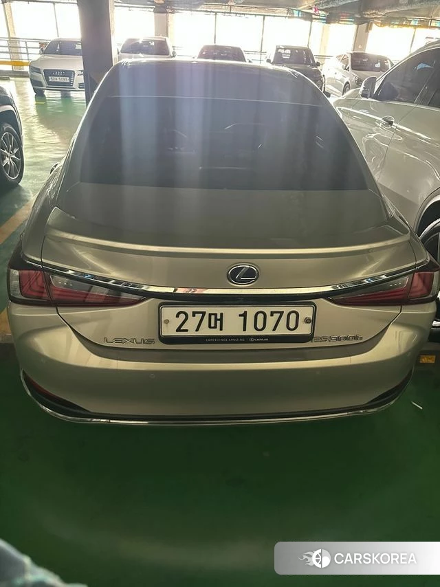 Lexus ES300h 7th generation 2019 Песочный из Кореи, фото 2