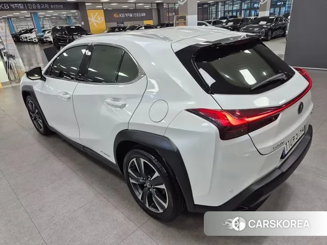 Lexus UX250h id 3561604 из Кореи 12