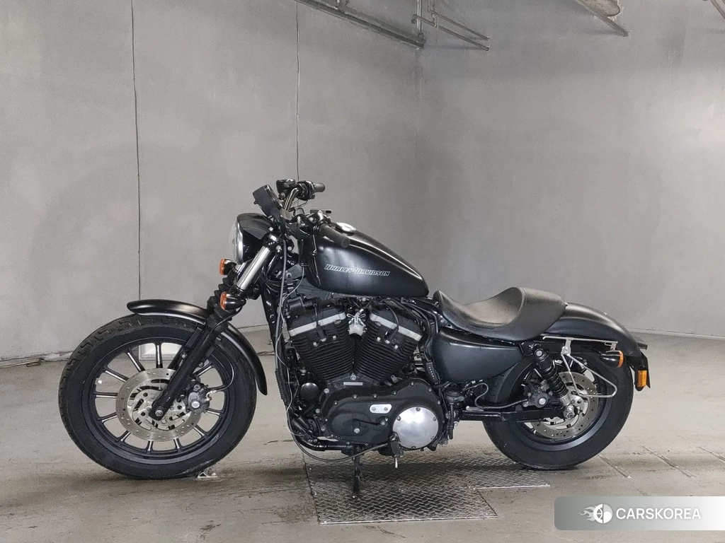 Проданный Harley-Davidson Sportster XL883N 2010 из Японии