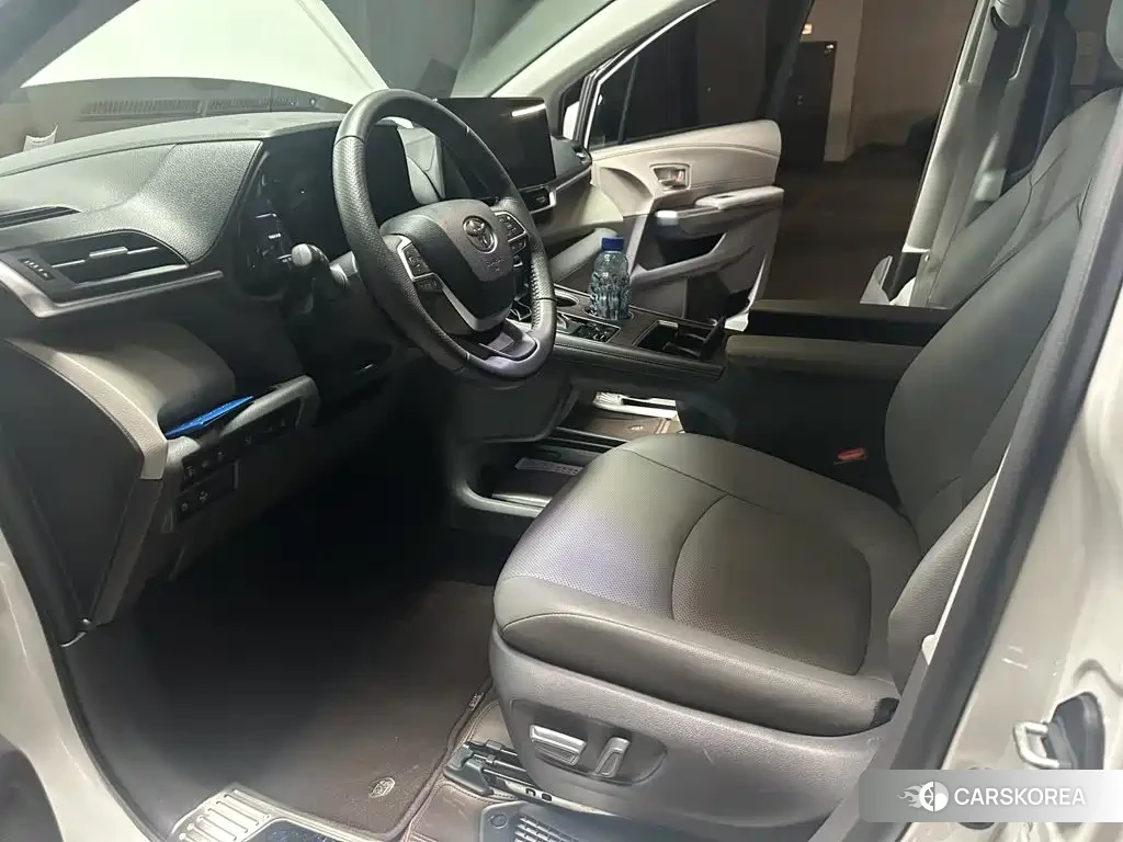 Toyota Granvia 2024 Белый из Китая, фото 2