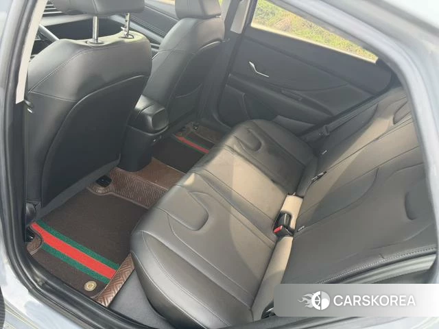 Hyundai Elantra 2021 Серебристо-серый из Китая, фото 5