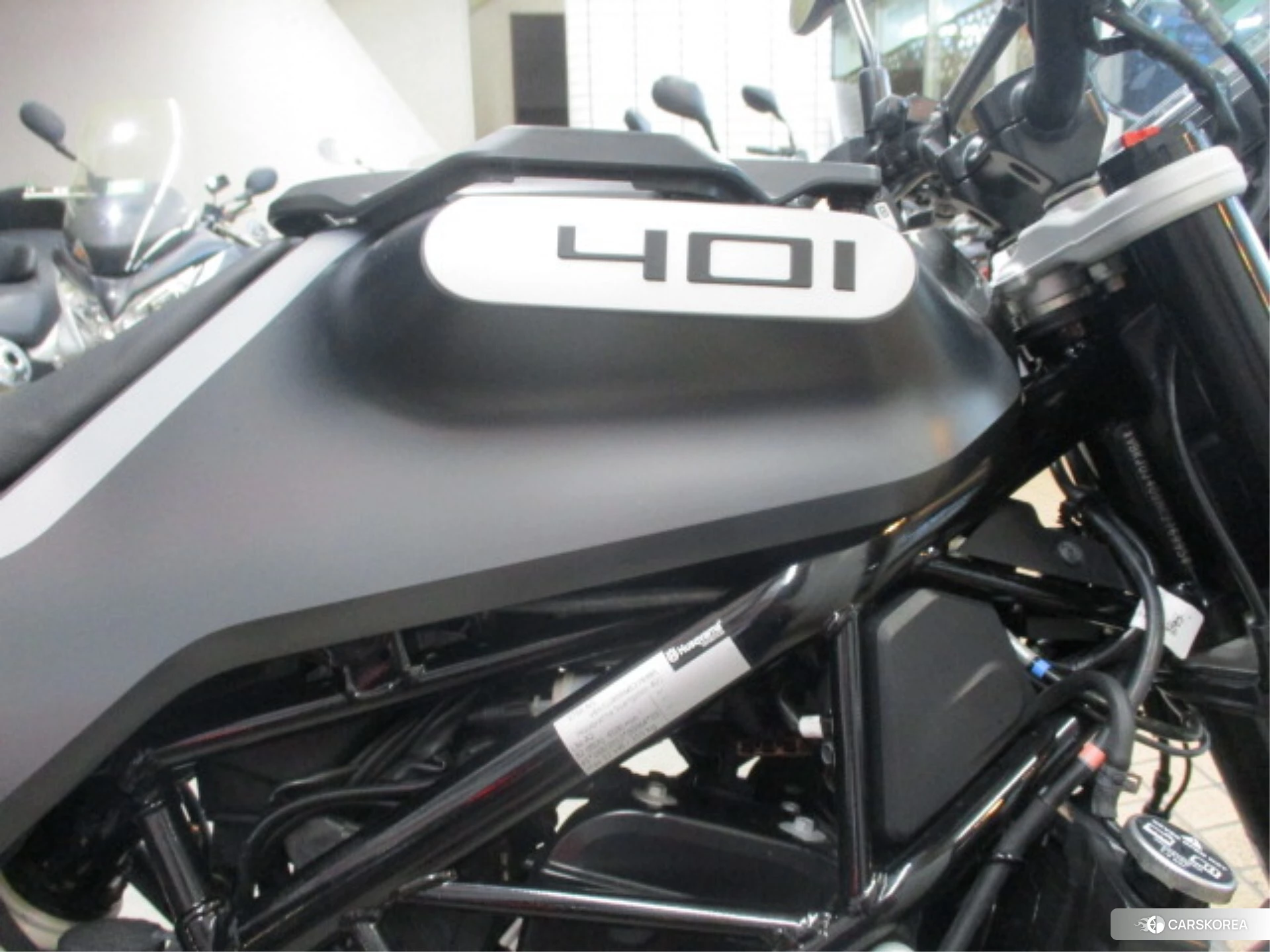 Husqvarna SVARTPILEN 401 id 4320467 из Японии 7