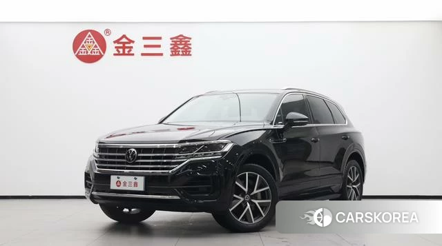 Volkswagen Touareg 2024 Черный из Китая, фото 2
