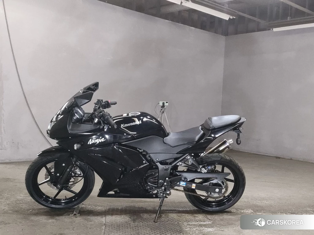 Проданный Kawasaki NINJA 250R 2011 из Японии, фото 2