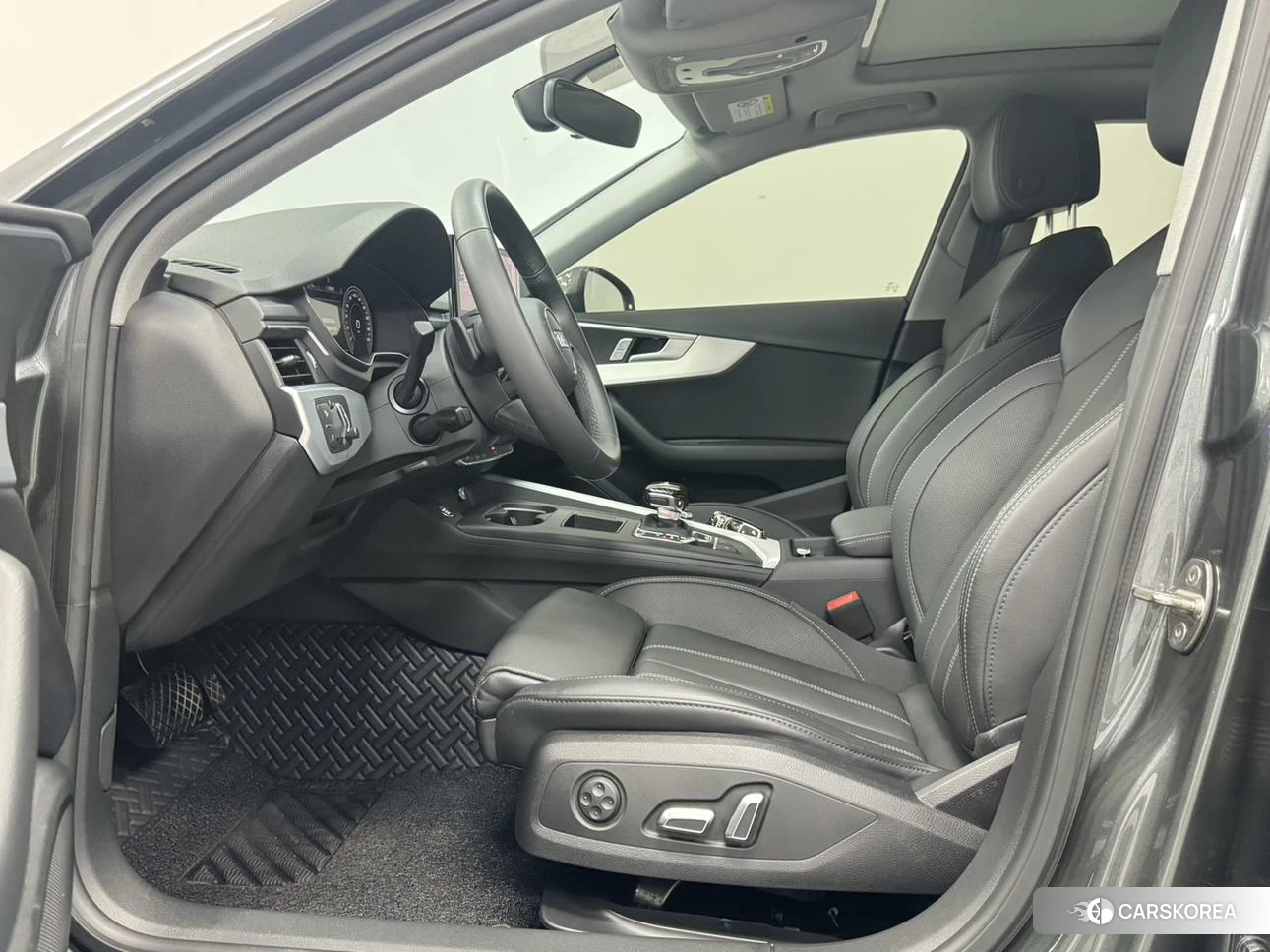 Audi A4L id 4512477 из Китая 11
