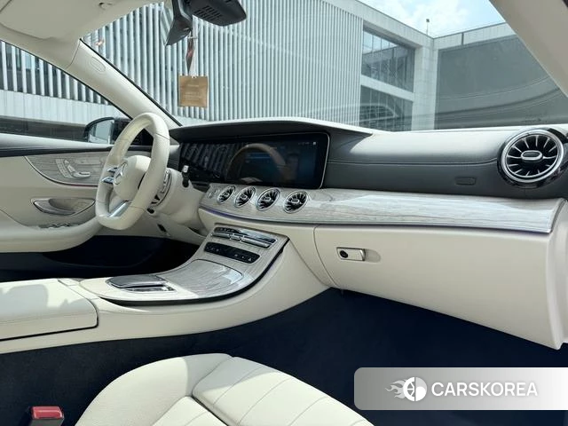 Mercedes-Benz E-class (imported) 2023 Коричневый из Китая, фото 2