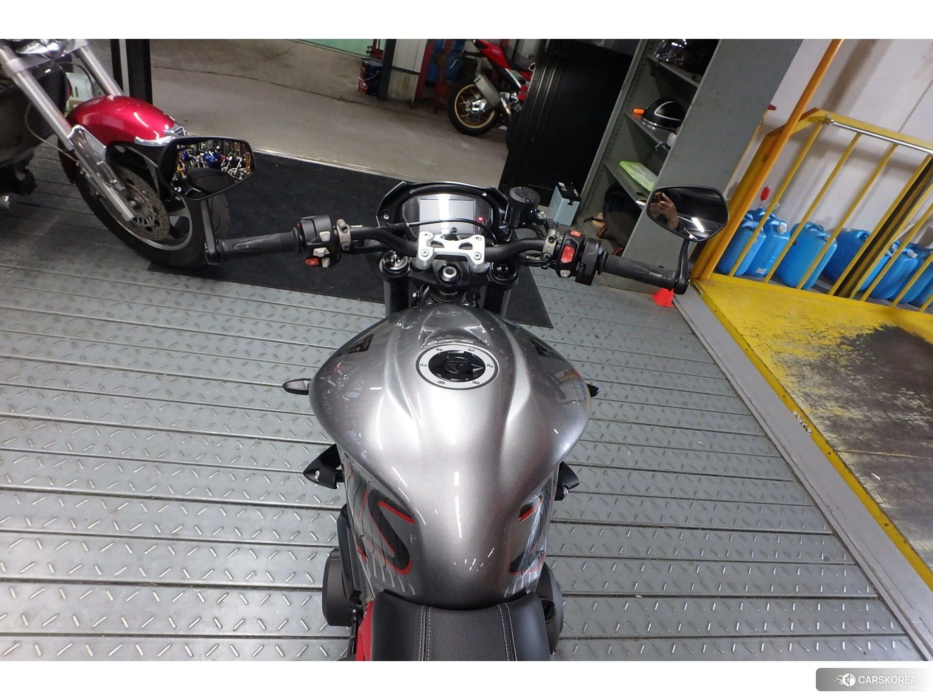 Triumph STREET TRIPLE 765 RS id 4320211 из Японии 9