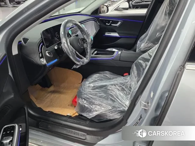 Mercedes-Benz E-Class W214 2025 Белый из Кореи, фото 2