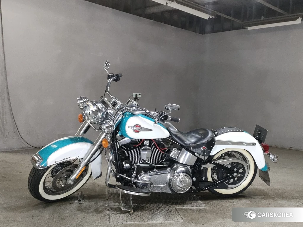Проданный Harley-Davidson Heritage Softail Classic FLSTC1690 2016 из Японии