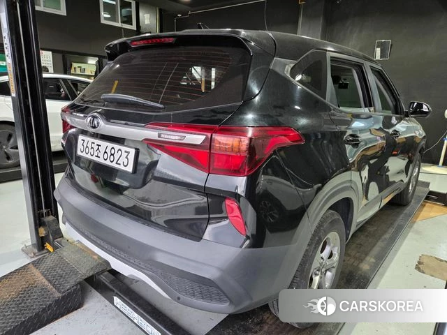 Kia Seltos 2021 Черный из Кореи, фото 4