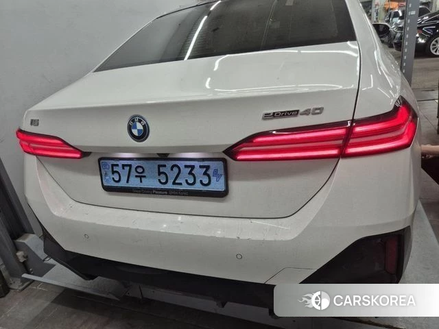 BMW i5 (G60) 2024 Белый из Кореи, фото 2