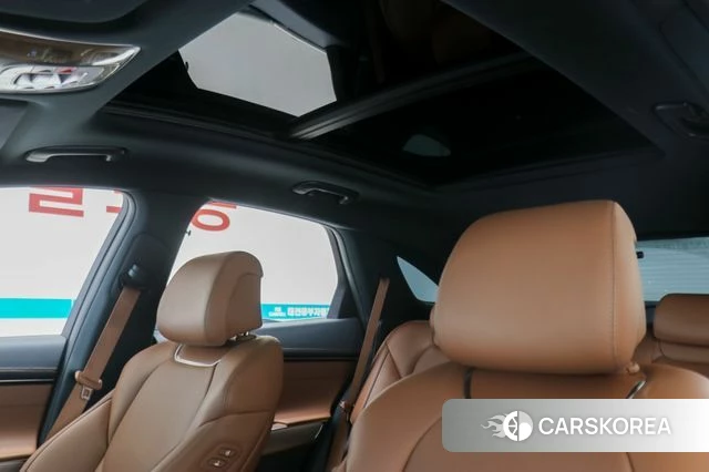 Genesis GV70 2023 Белый из Кореи, фото 2