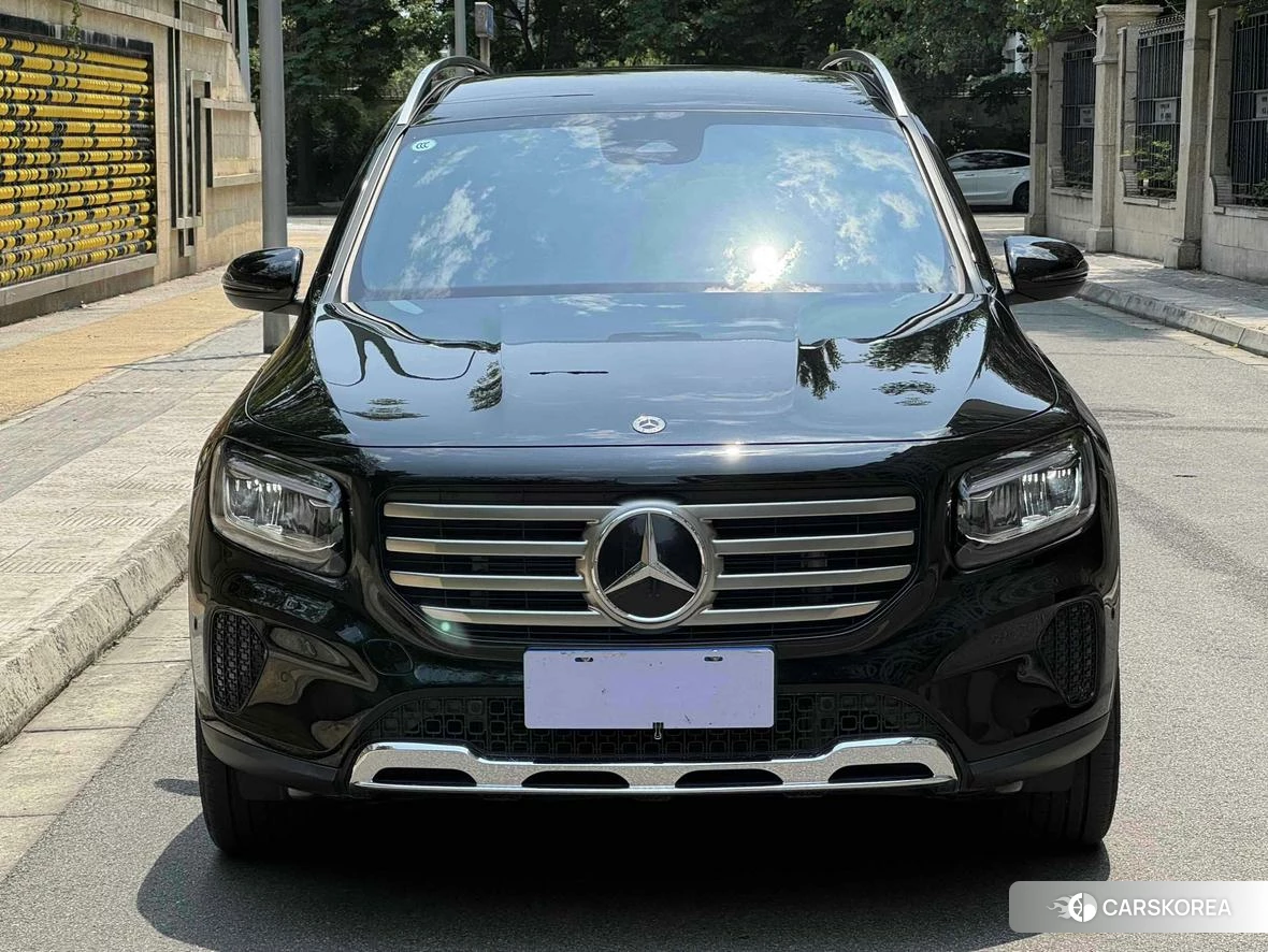 Mercedes-Benz GLB 2023 Черный из Китая, фото 2