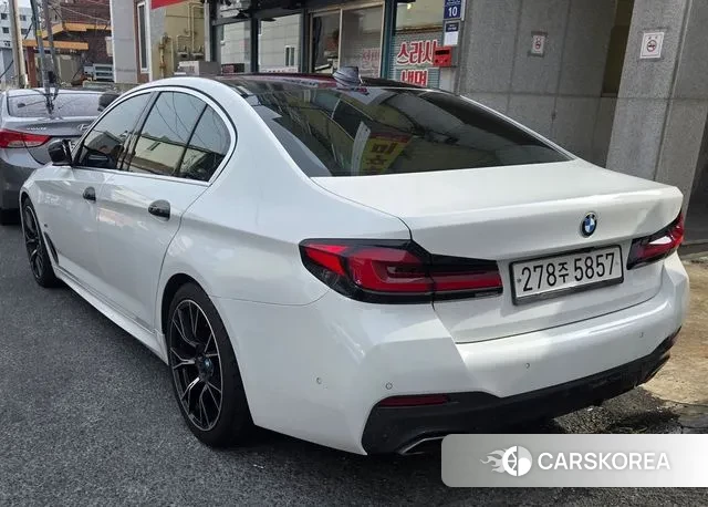 BMW 5 Series (G30) 2020 Белый из Кореи, фото 2