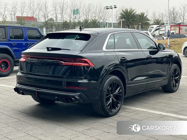 Audi Q8 2022 Черный из Китая, фото 2