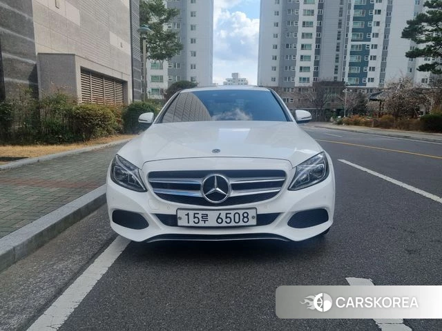 Mercedes-Benz C-Class W205 2018 Белый из Кореи, фото 2