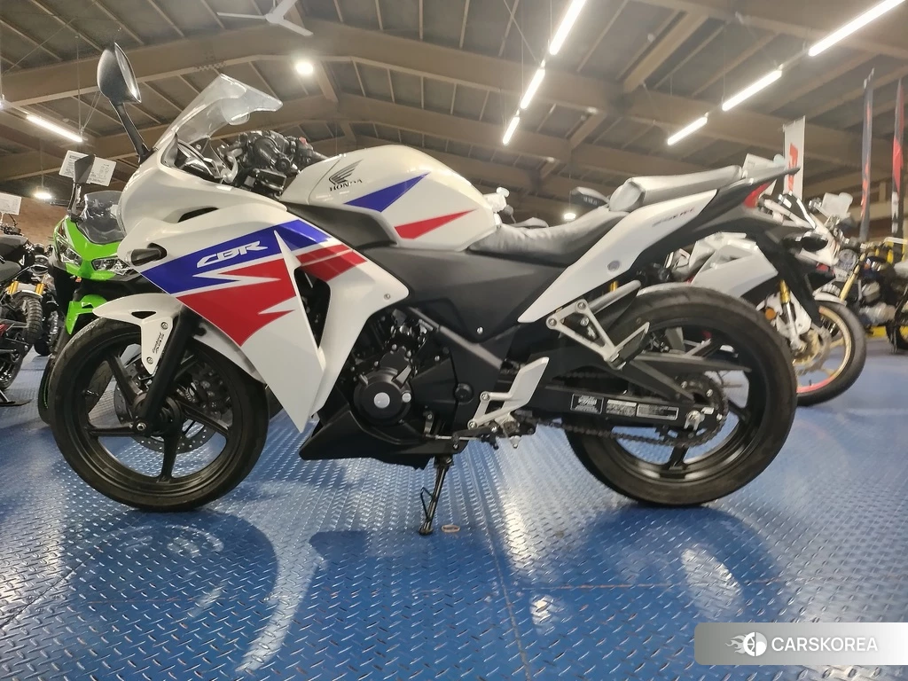 Проданный Honda CBR250R ABS 2013 из Японии, фото 2