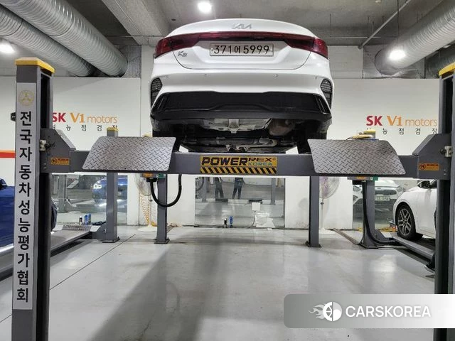 Kia The New K3 2nd generation 2022 Белый из Кореи, фото 2