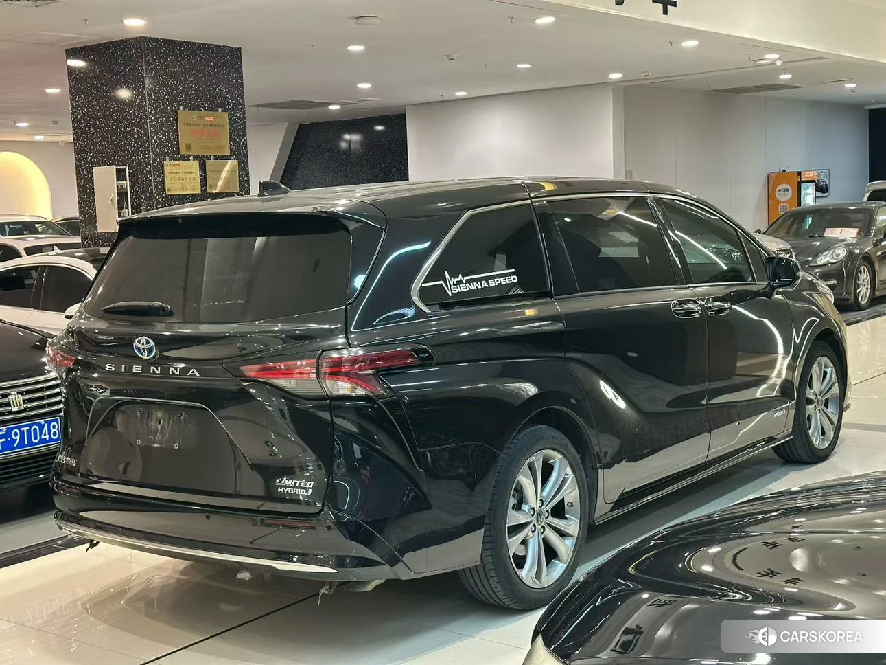 Toyota Saina 2023 Черный из Китая, фото 2