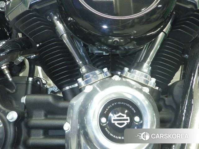 Engine photo