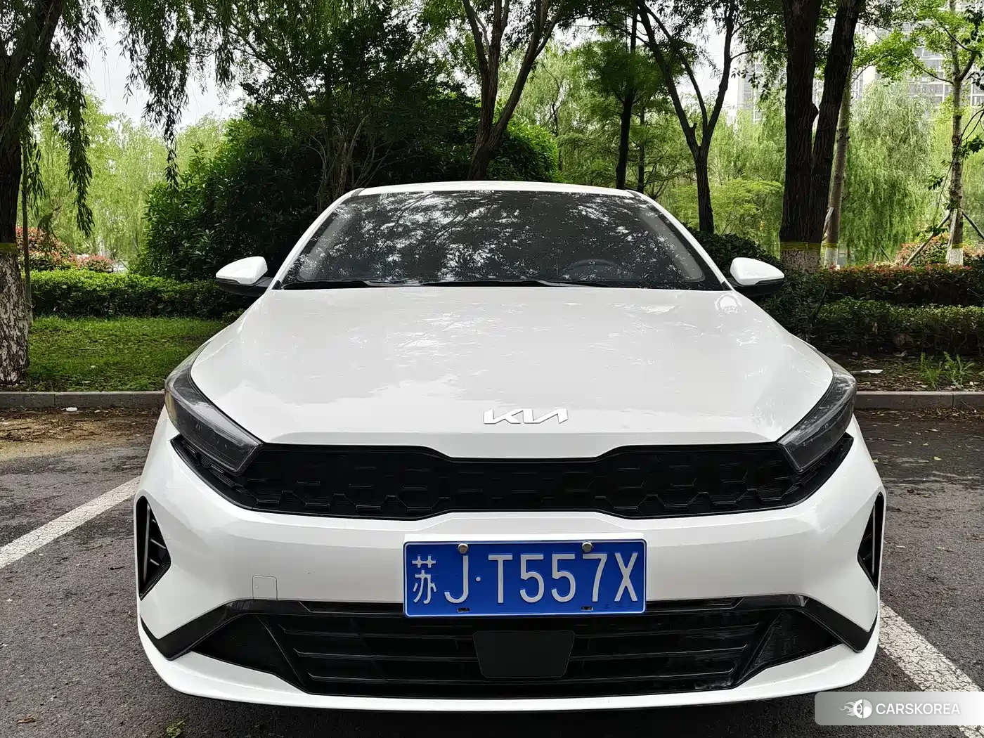Kia K3 2023 Белый из Китая, фото 2