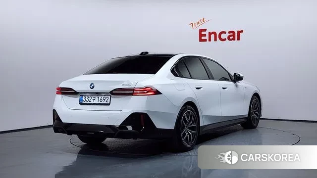 BMW 5 Series (G60) id 3533183 из Кореи 9