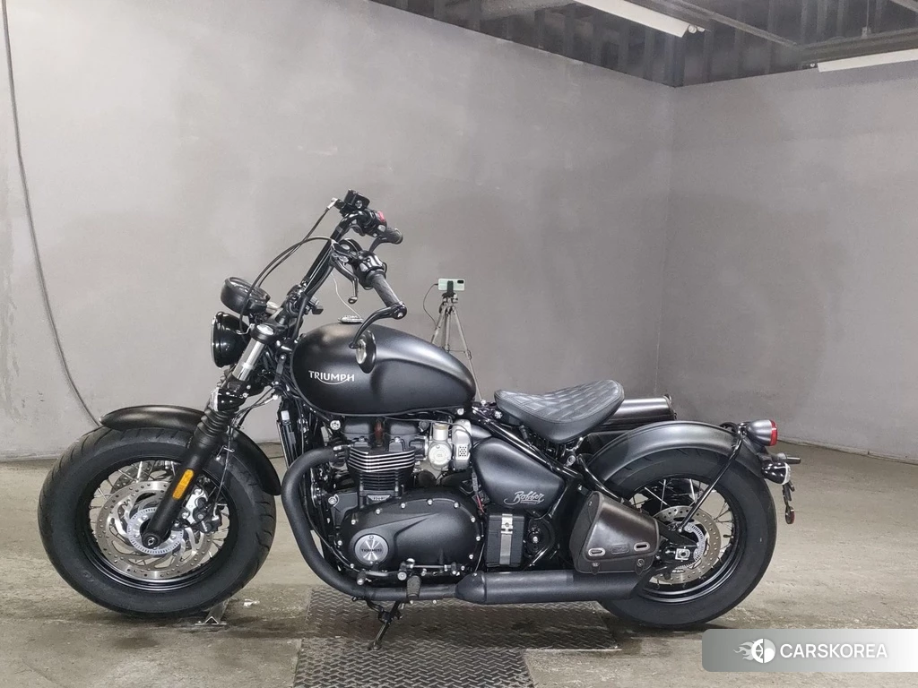 Проданный Triumph BONNEVILLE BOBBER 2018 из Японии, фото 2