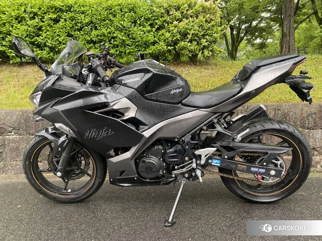Проданный Kawasaki Ninja 400-2 2022 из Японии