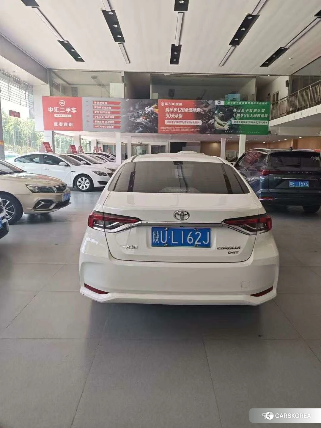 Toyota Corolla 2023 Белый из Китая, фото 2