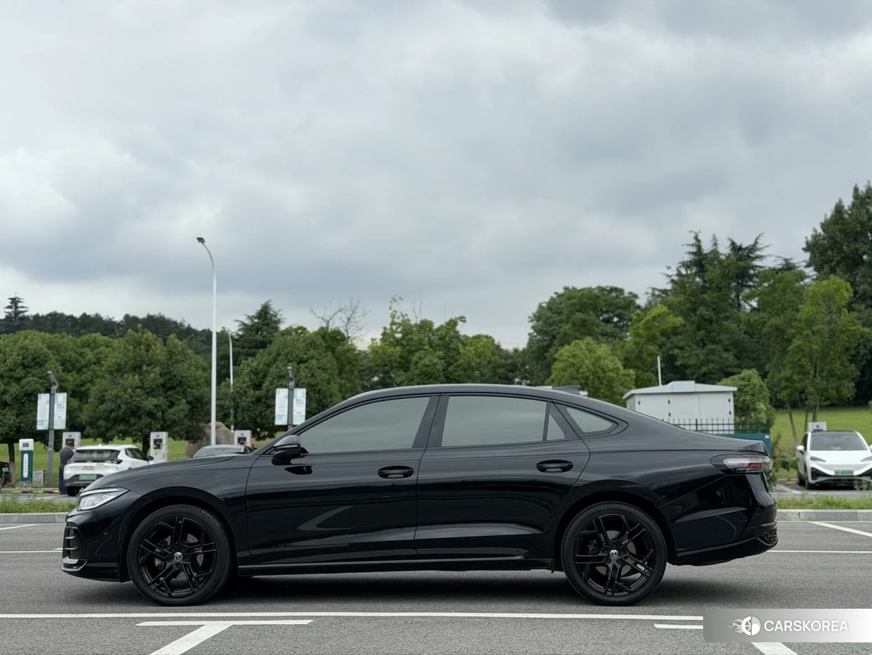 Volkswagen Passat id 4498542 из Китая 12
