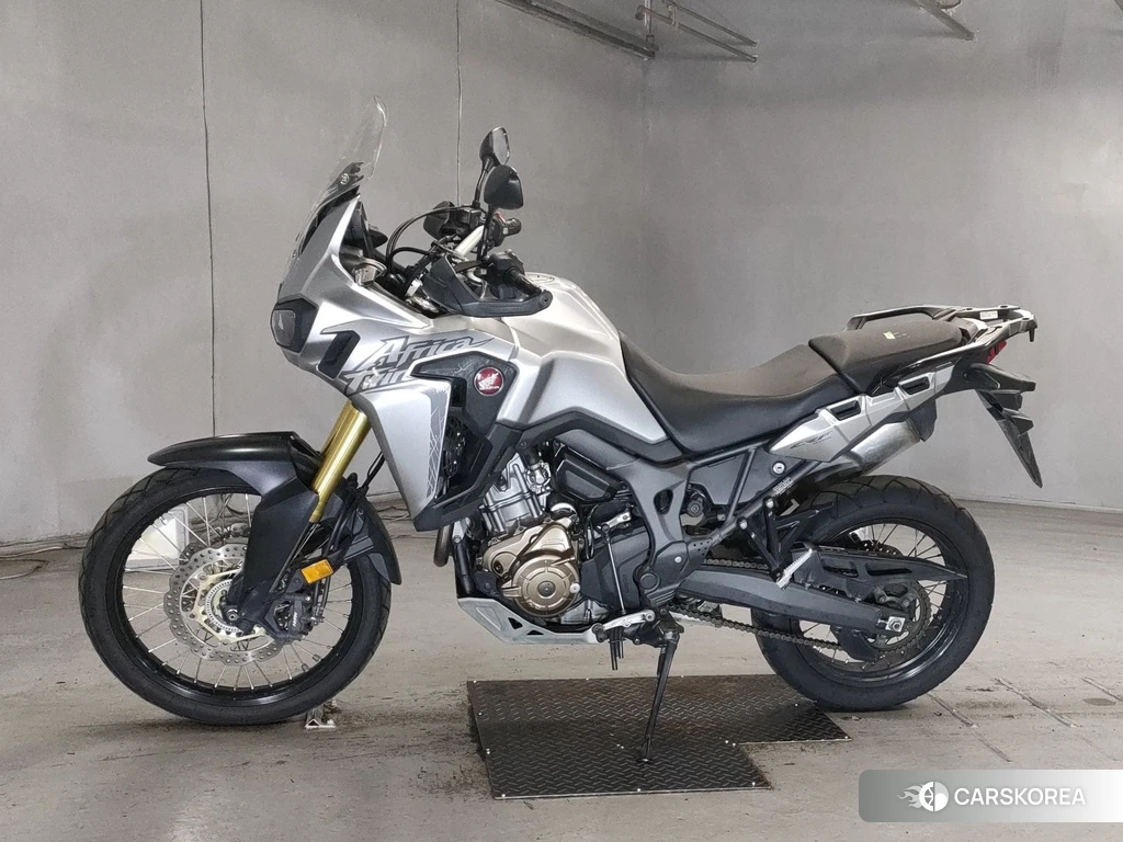 Проданный Honda CRF1000L AFRICA TWIN 2016 из Японии