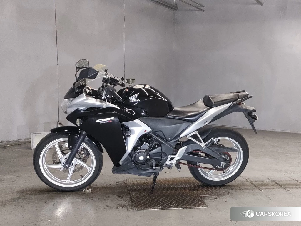 Проданный Honda CBR250R 2011 из Японии