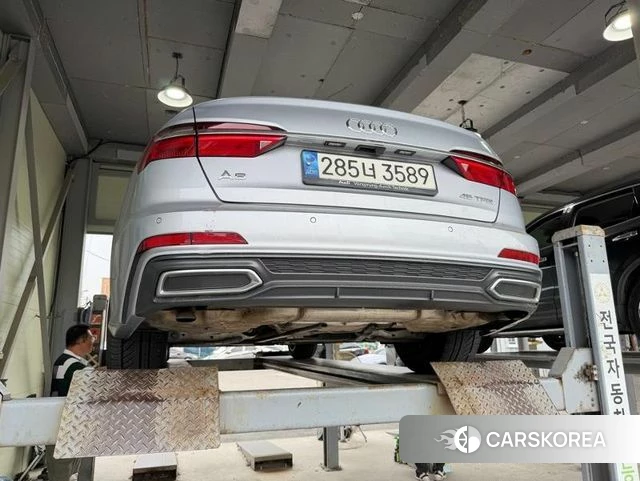 Audi A6 (C8) 2023 Серебристо-серый из Кореи, фото 2