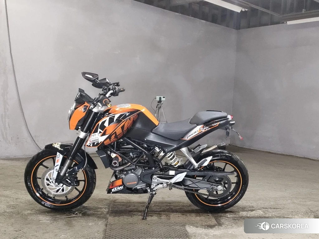 Проданный KTM 125 DUKE 2011 из Японии, фото 2